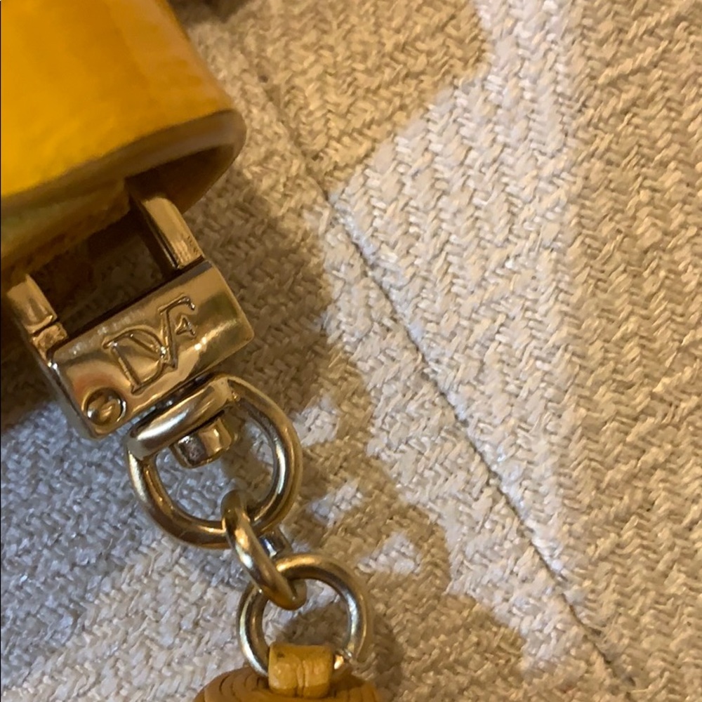 Crossbody - Picture 3 of 4